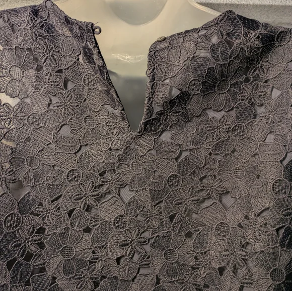 Loft Elegant Lace Sleeveless Top - Gray Size Sp - Picture 5 of 7